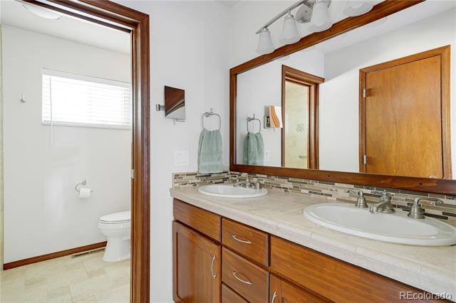 11308 W 74th Place