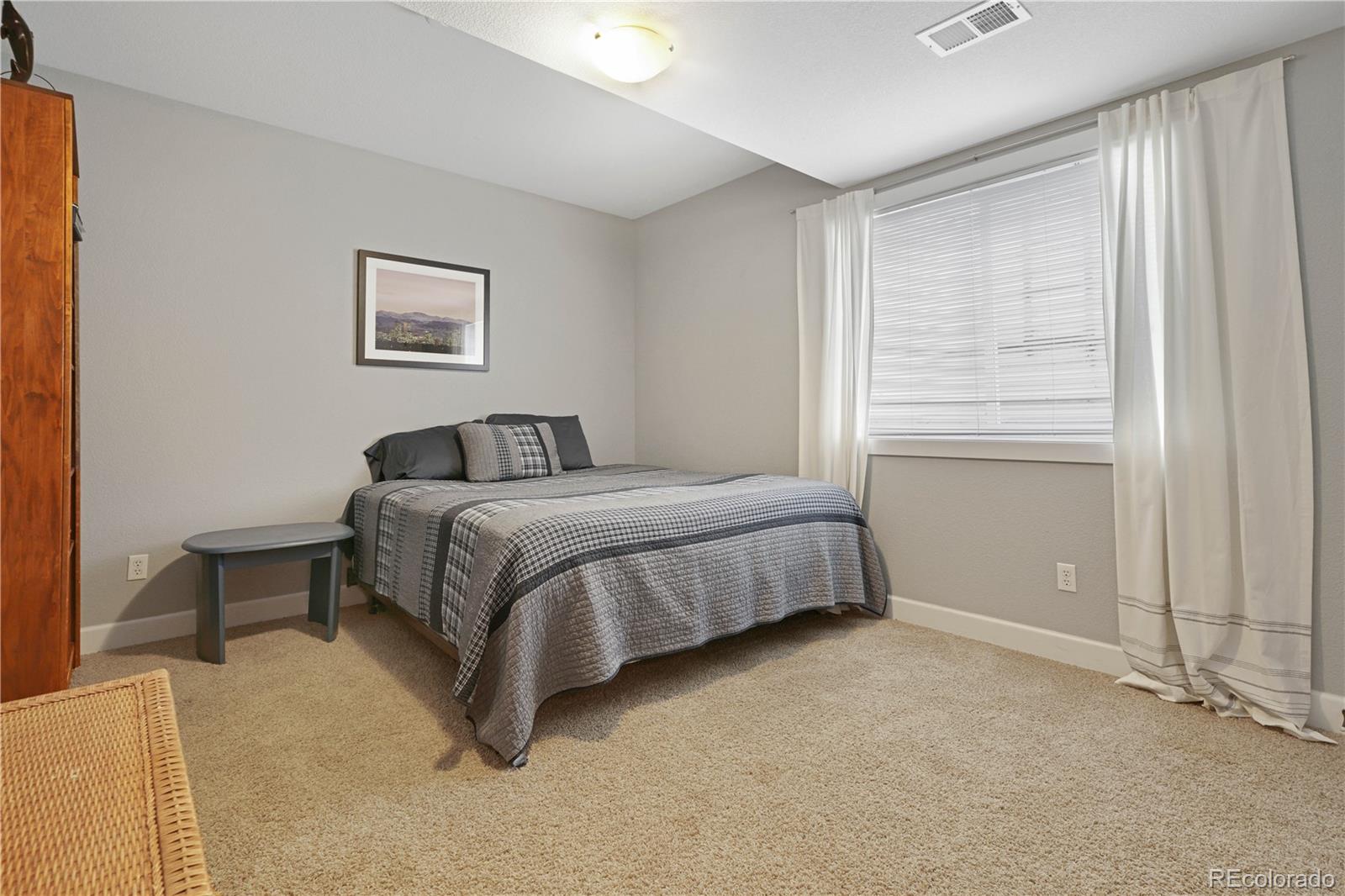 7922 E 6th Place