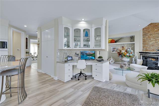 2060 S Robb Way