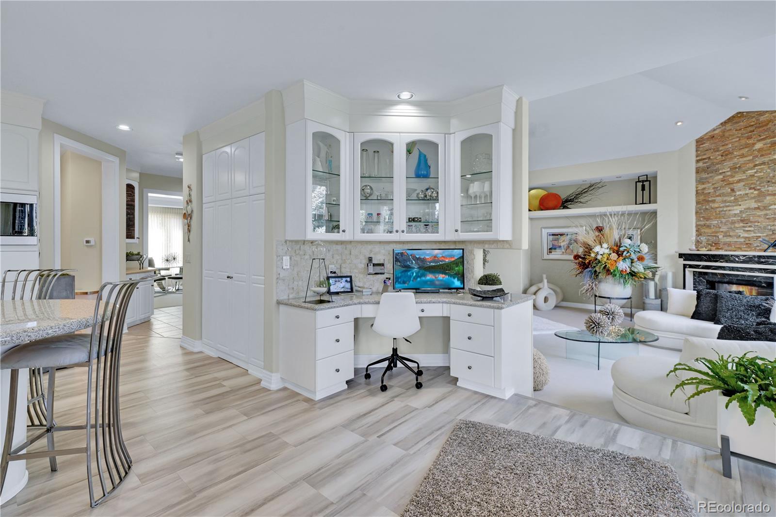 2060 S Robb Way
