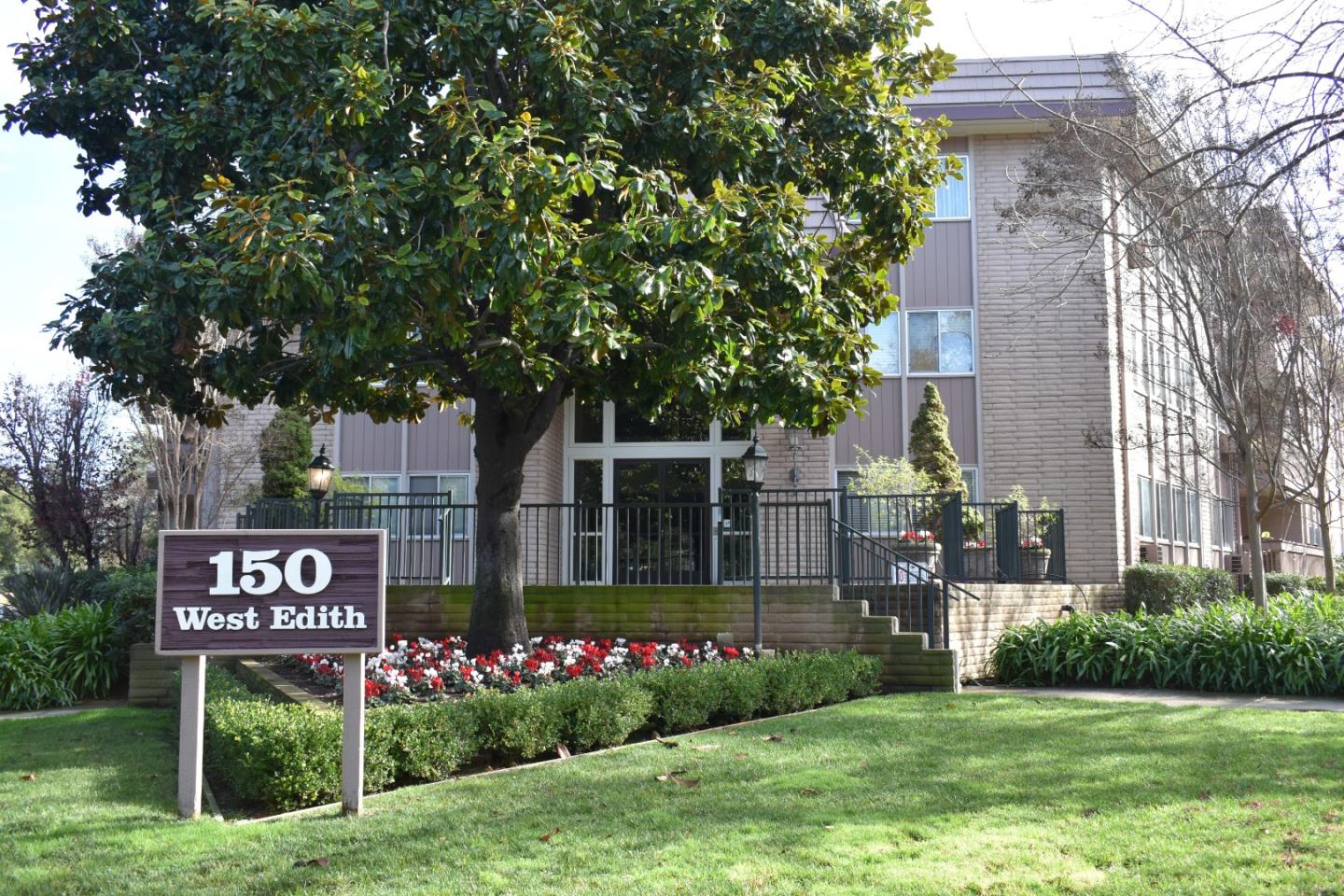150 W Edith AVE 5