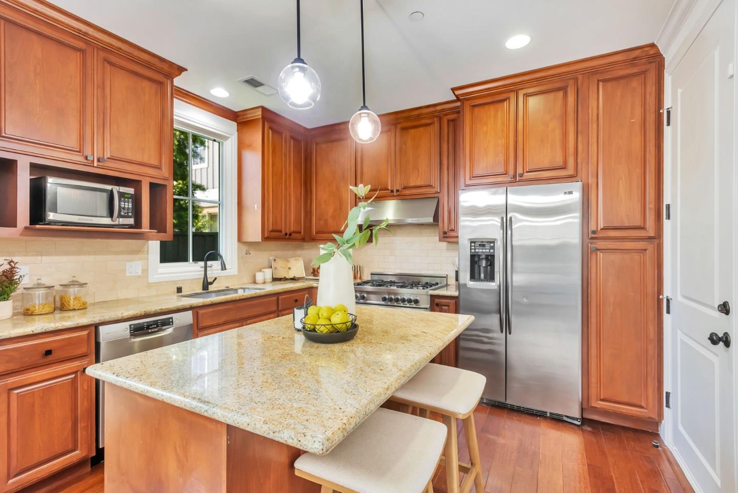 1601 Kentfield Avenue