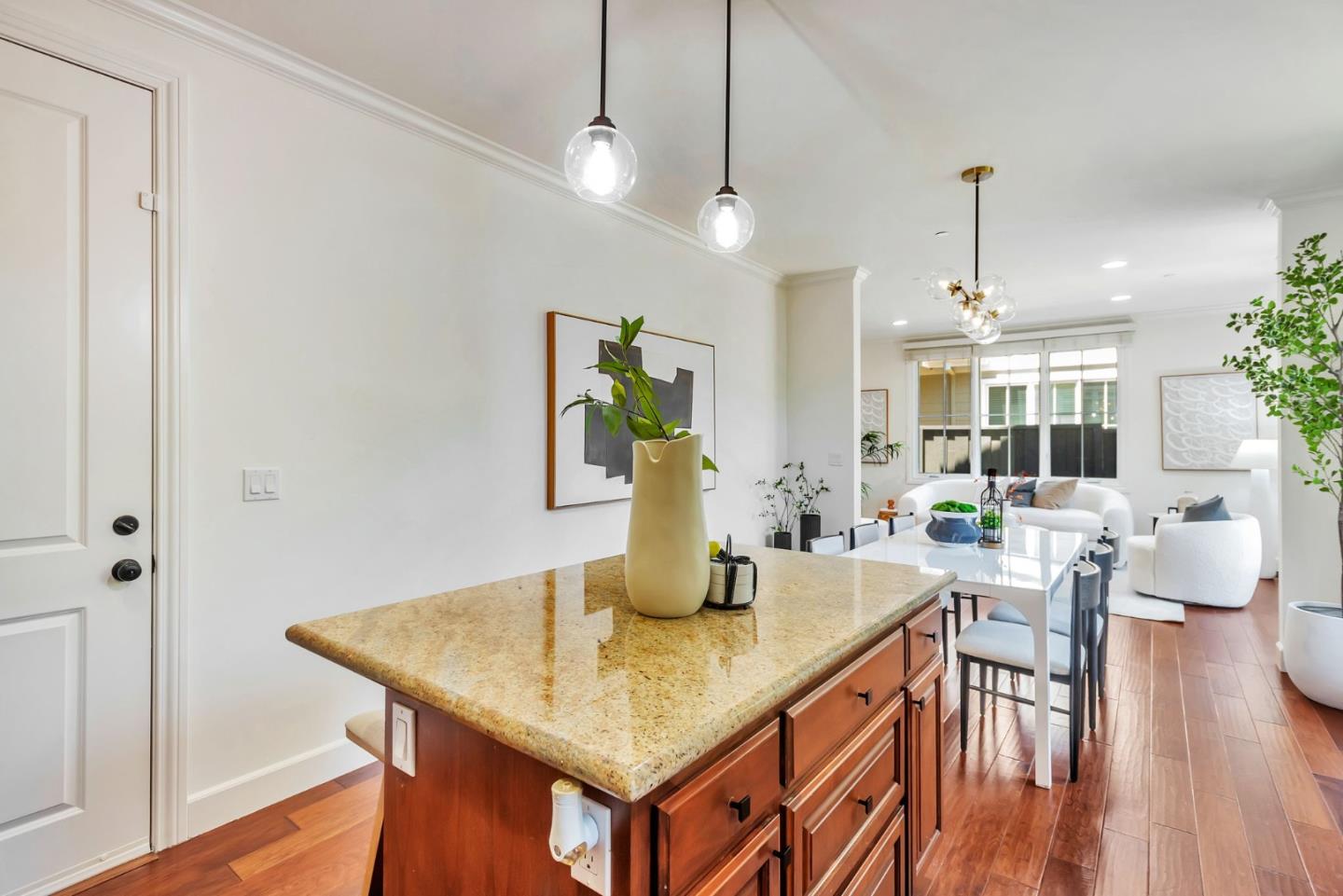 1601 Kentfield Avenue