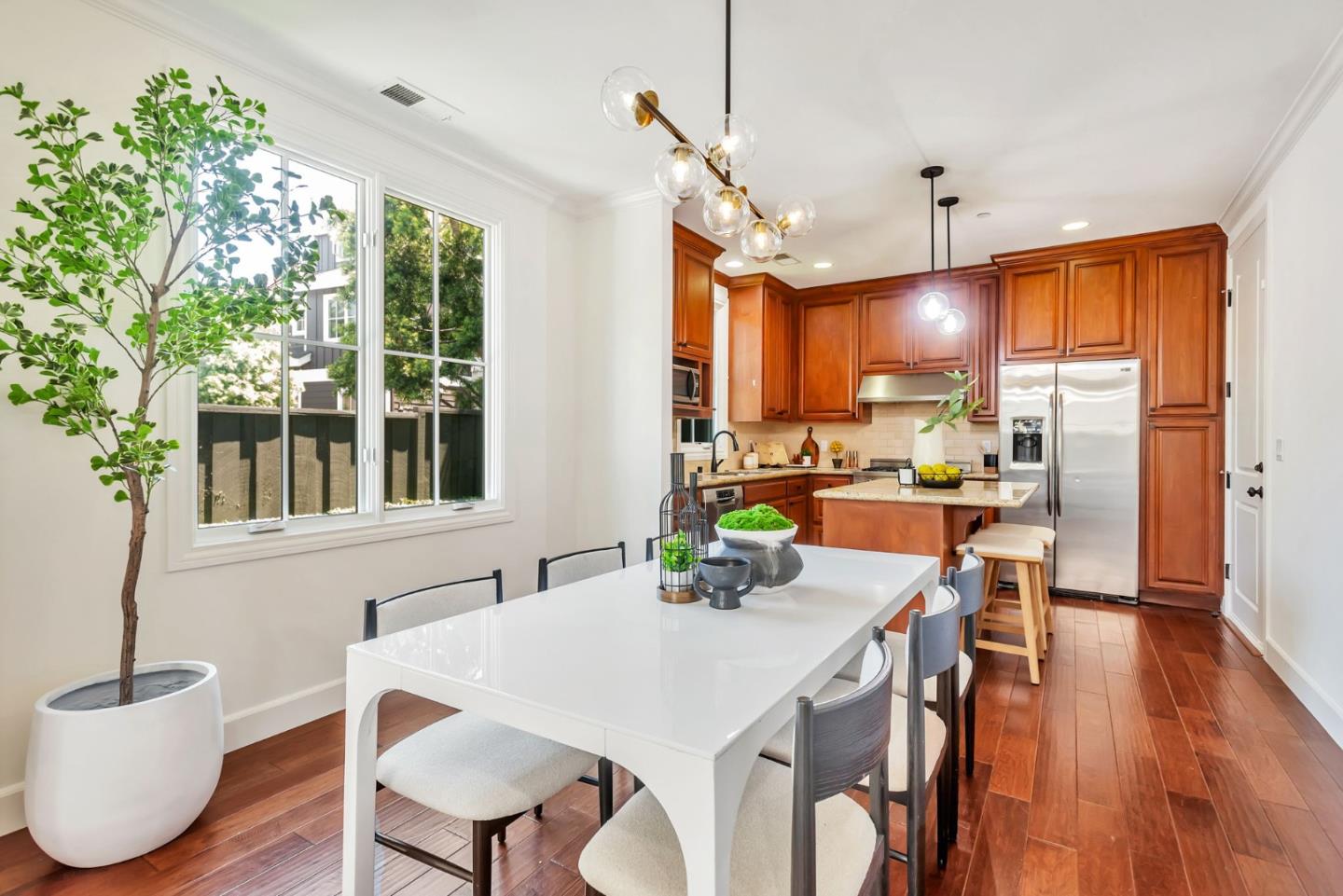 1601 Kentfield Avenue