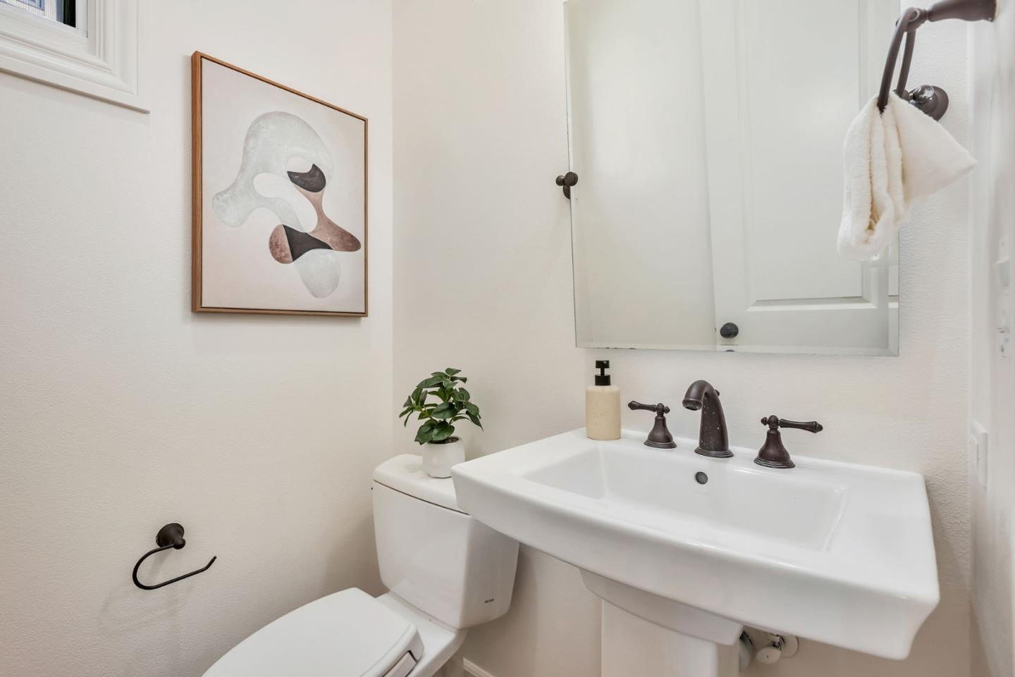 1601 Kentfield Avenue