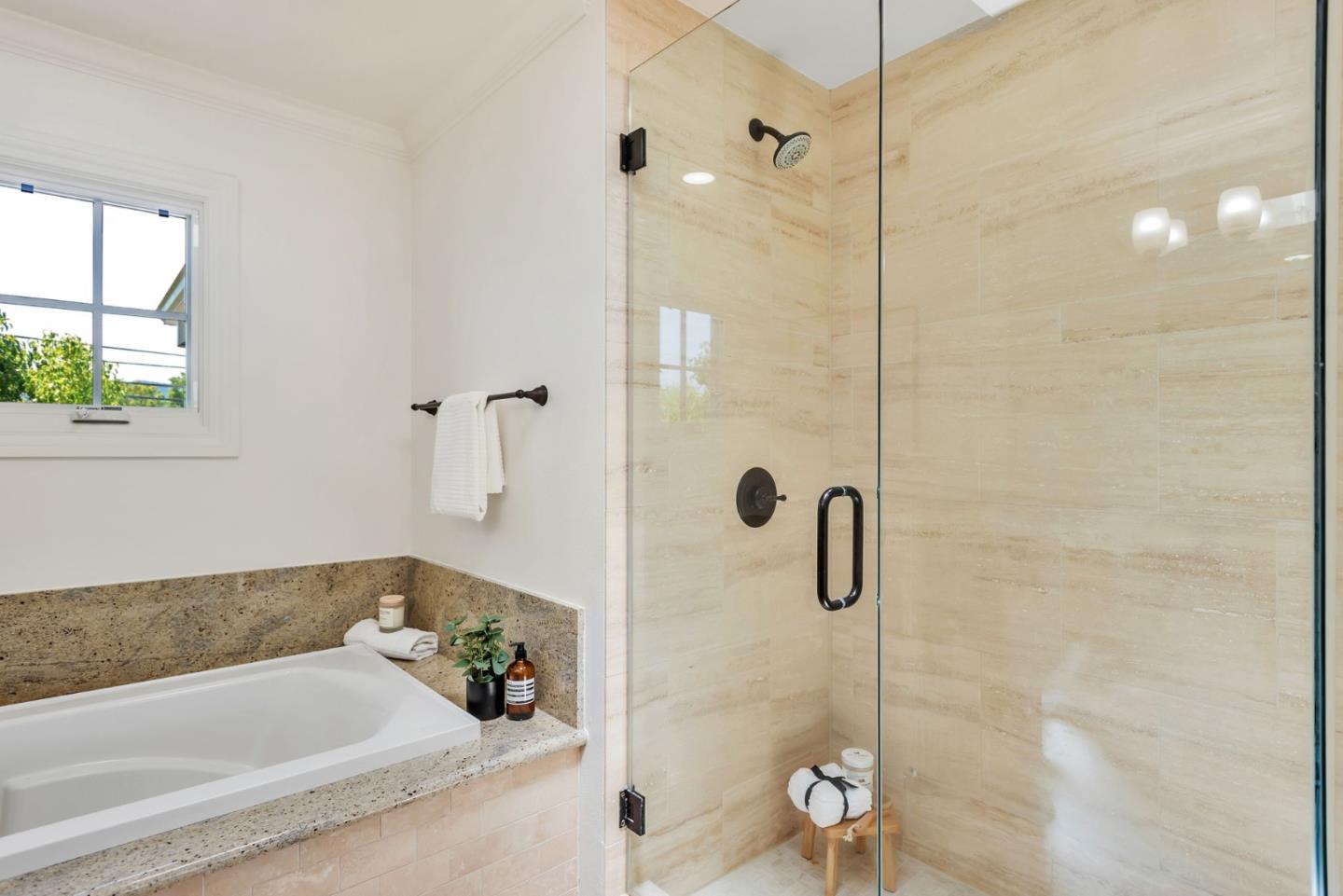 1601 Kentfield Avenue