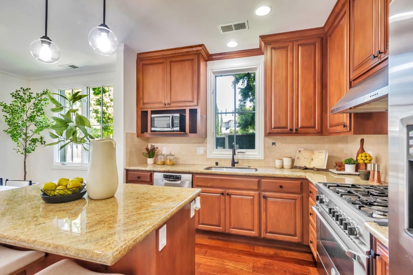 1601 Kentfield Avenue