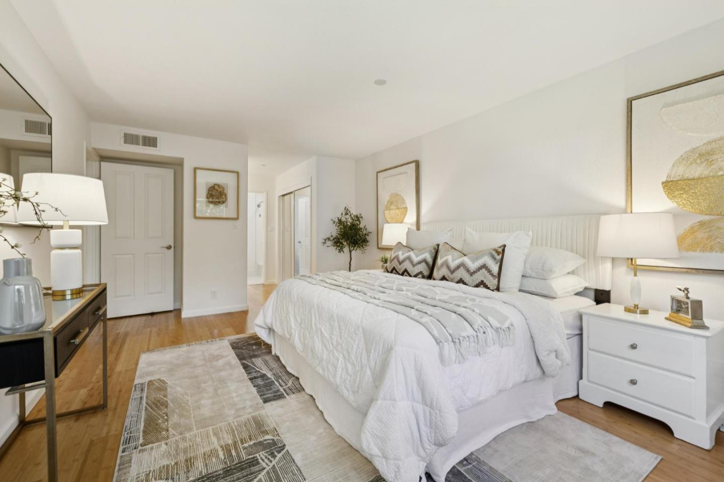 226 W Edith Avenue 13