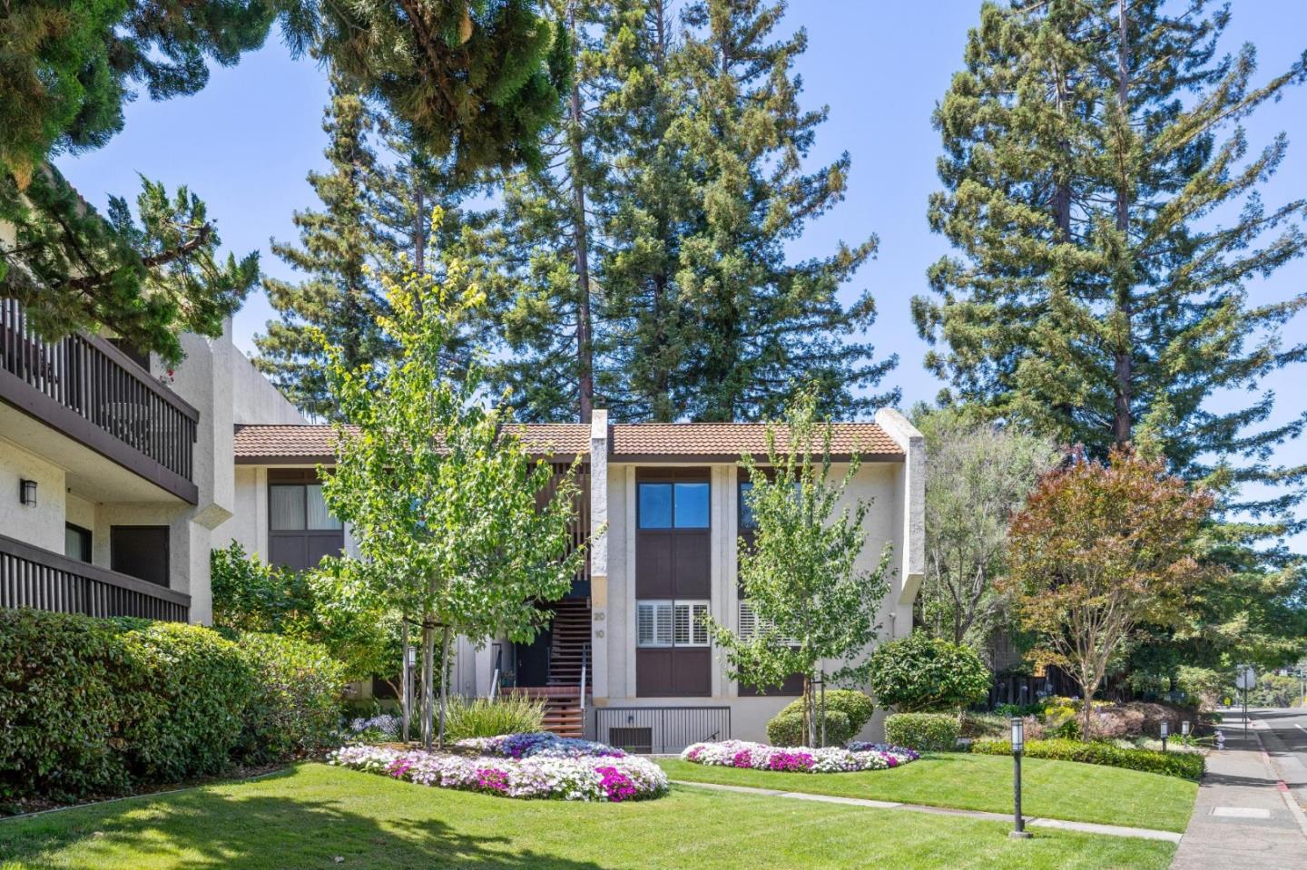 226 W Edith Avenue 13