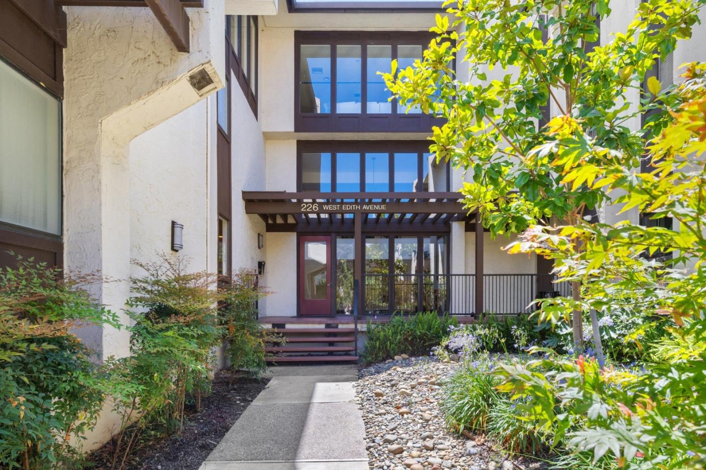226 W Edith Avenue 13