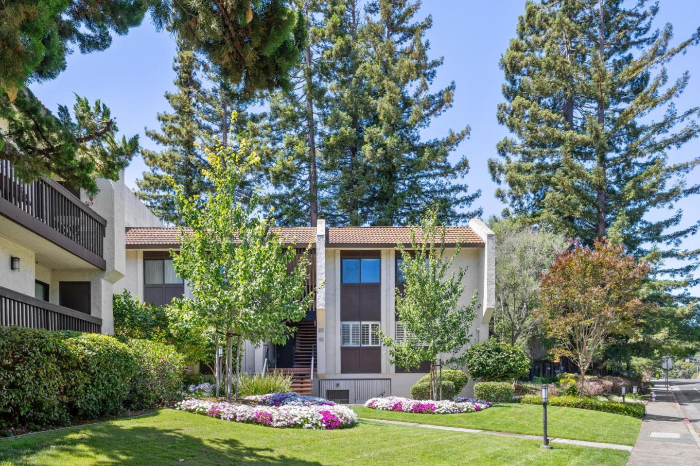 226 West Edith Avenue 13