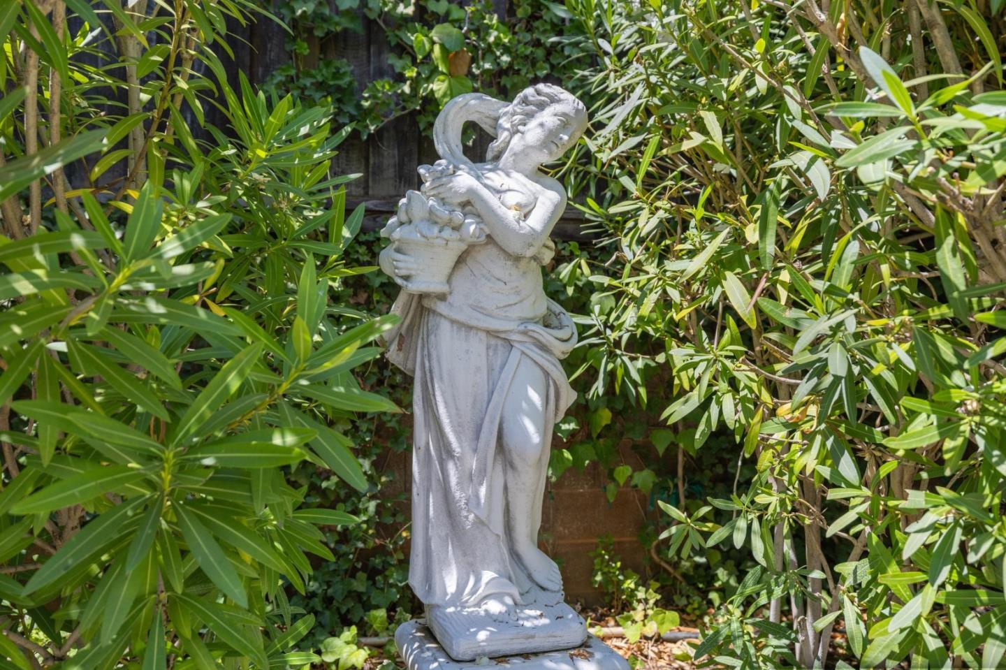 226 West Edith Avenue 13