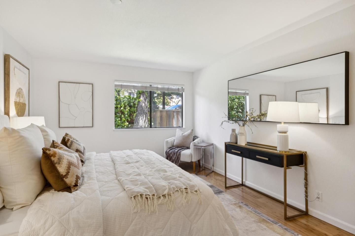 226 West Edith Avenue 13