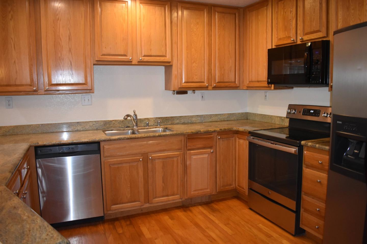 4173 El Camino Real 24