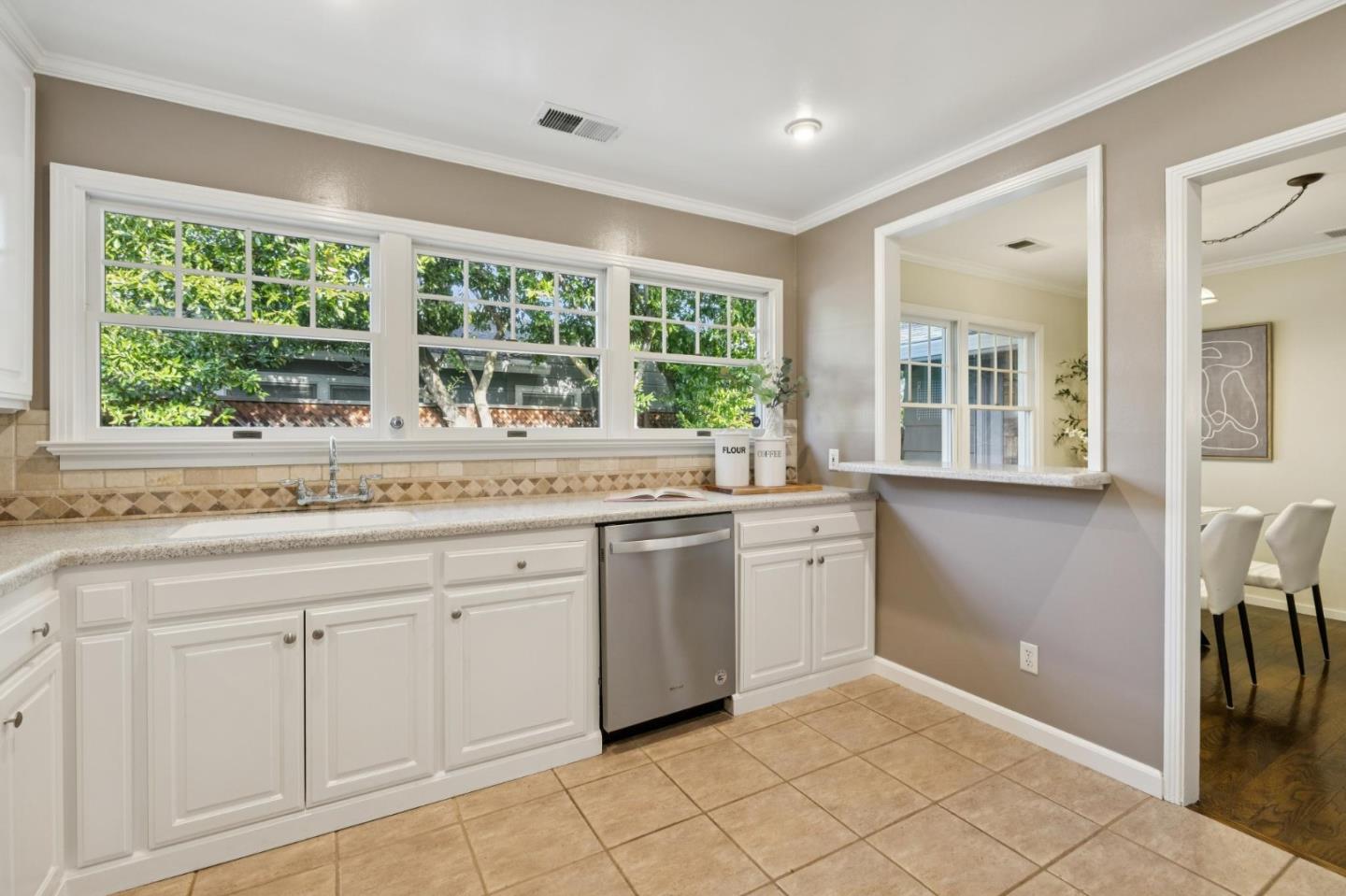 308 Hedge Road