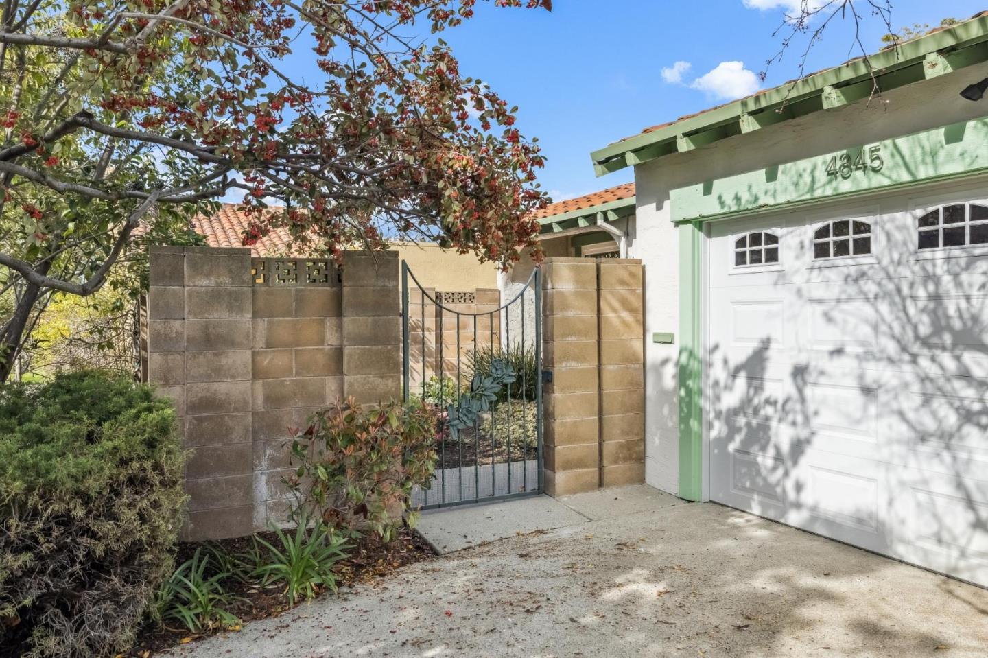 4845 Los Arboles Place