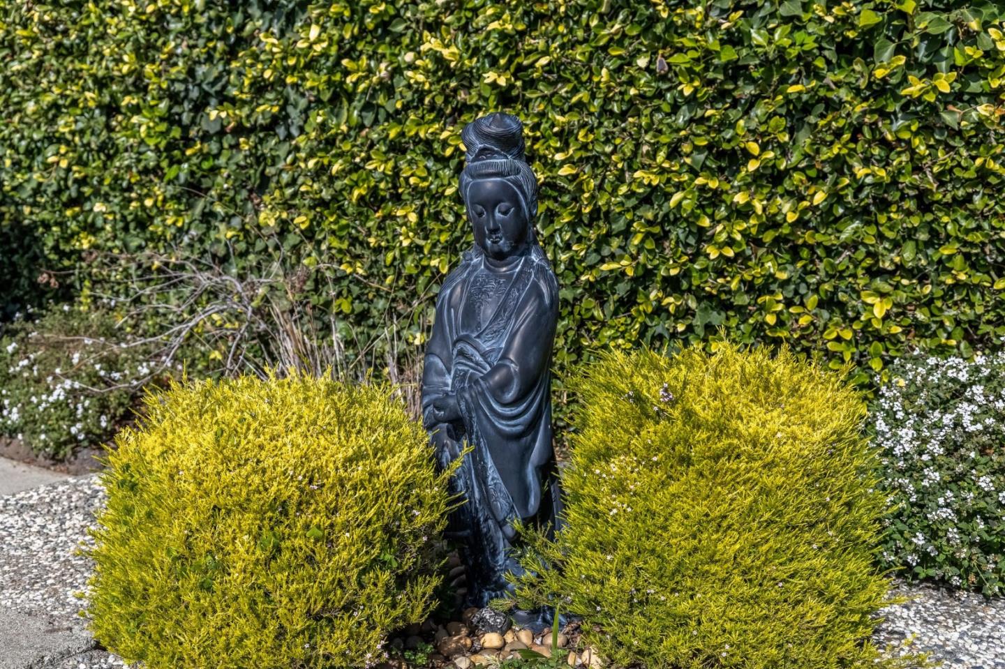 4845 Los Arboles Place