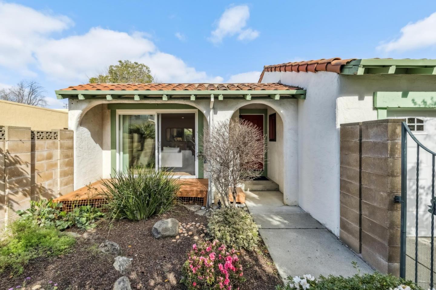 4845 Los Arboles Place