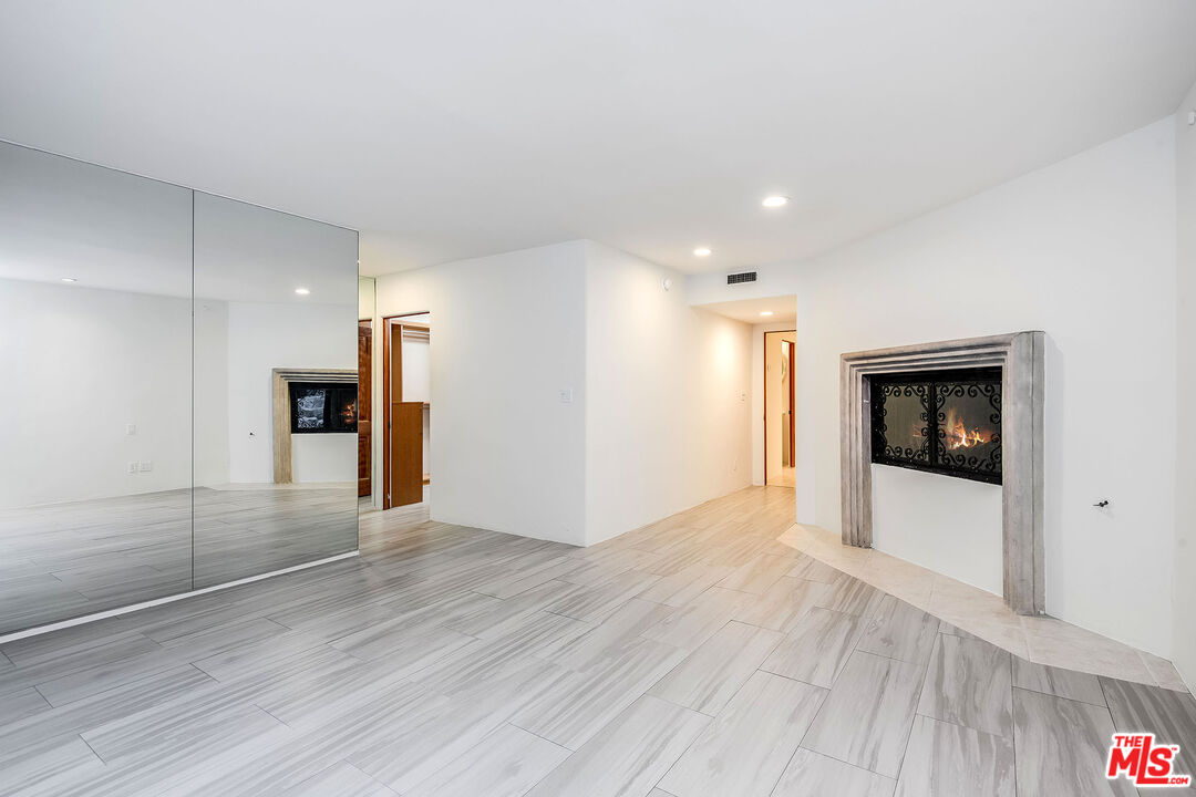 7732 Chandelle Pl