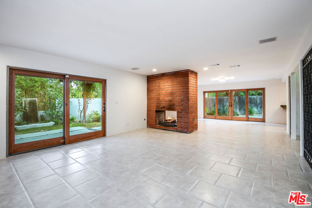 7732 Chandelle Pl