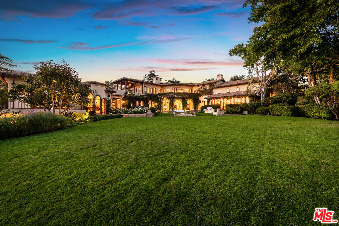 1550 Amalfi DR