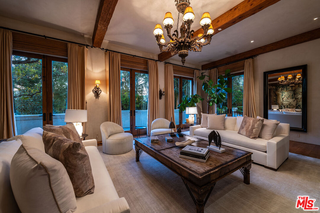 1550 Amalfi DR