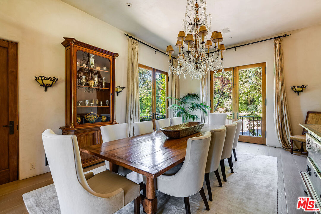 1550 Amalfi DR