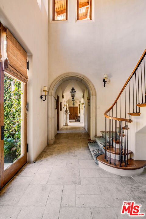 1550 Amalfi Dr