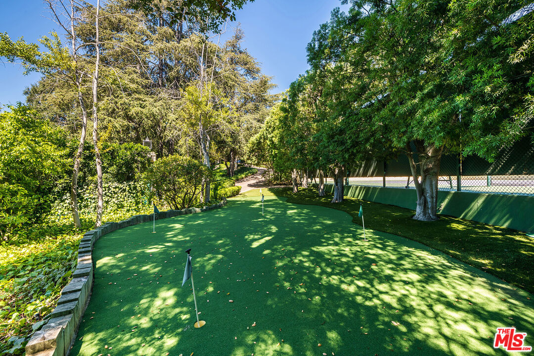 1550 Amalfi Dr