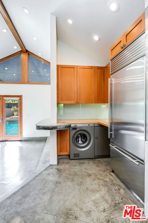 445 Westmount Dr
