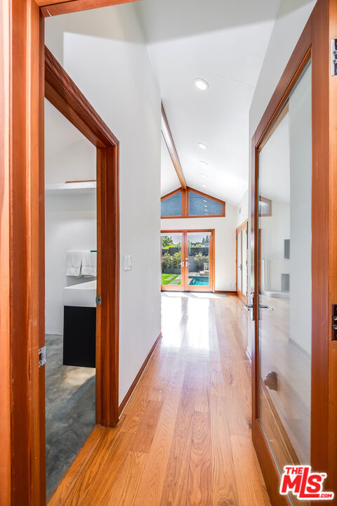 445 Westmount Dr