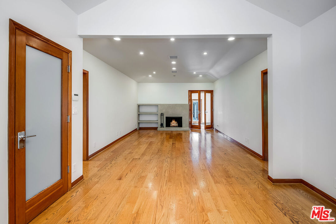 445 Westmount Dr