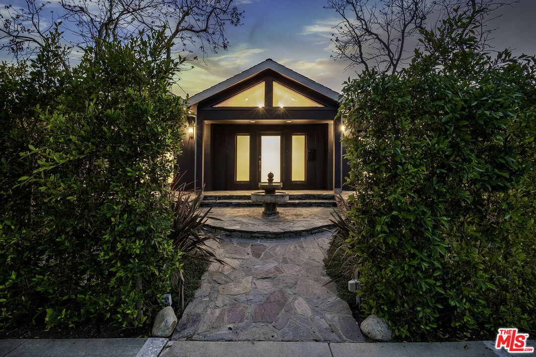 445 Westmount Dr