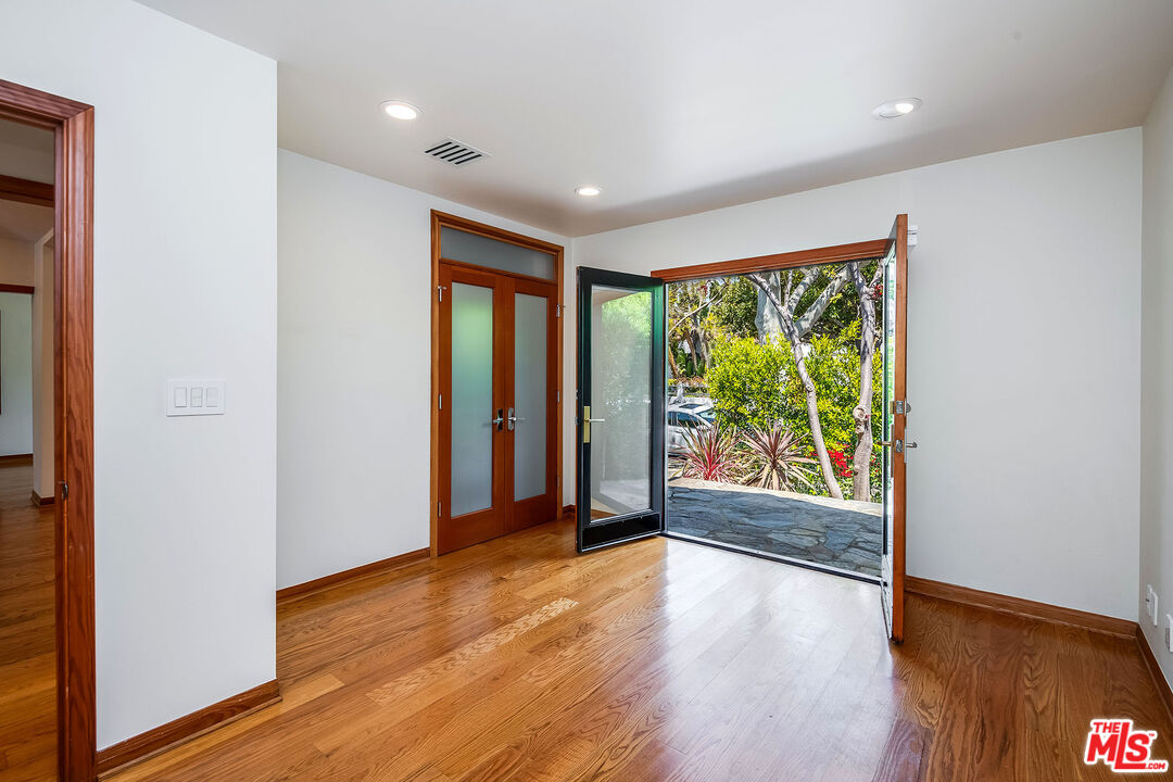 445 Westmount Dr