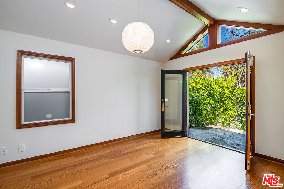 445 Westmount Dr