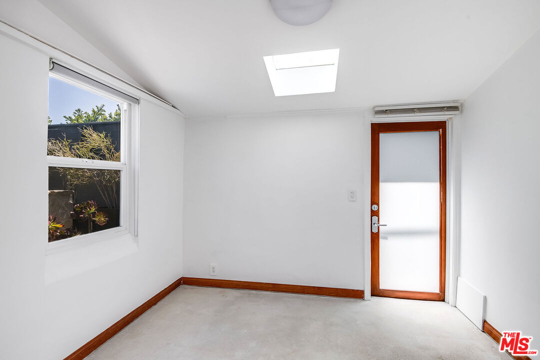 445 Westmount Dr