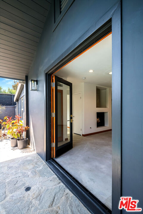 445 Westmount Dr