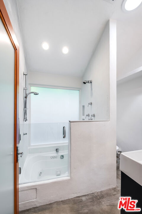 445 Westmount Dr