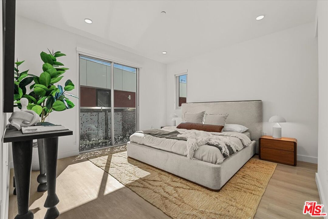 1257 N Sweetzer Ave Unit: 404