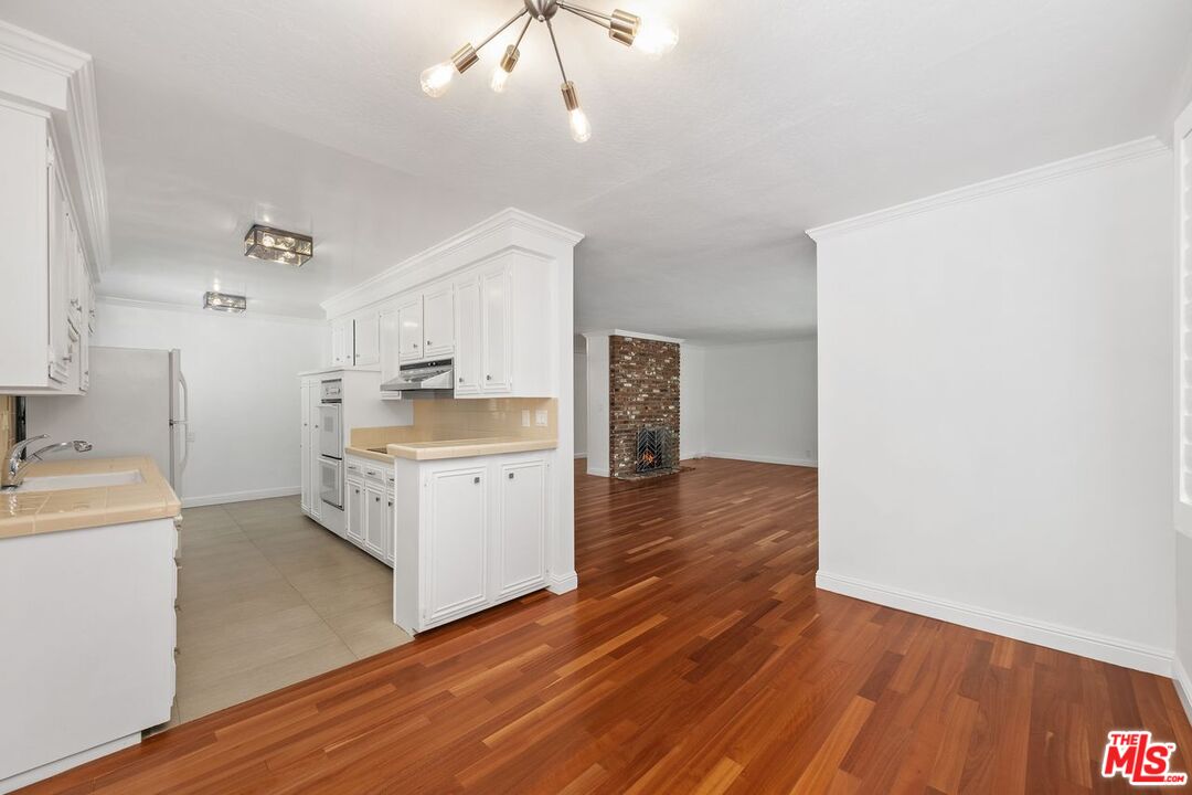 404 San Vicente Blvd Unit: 201