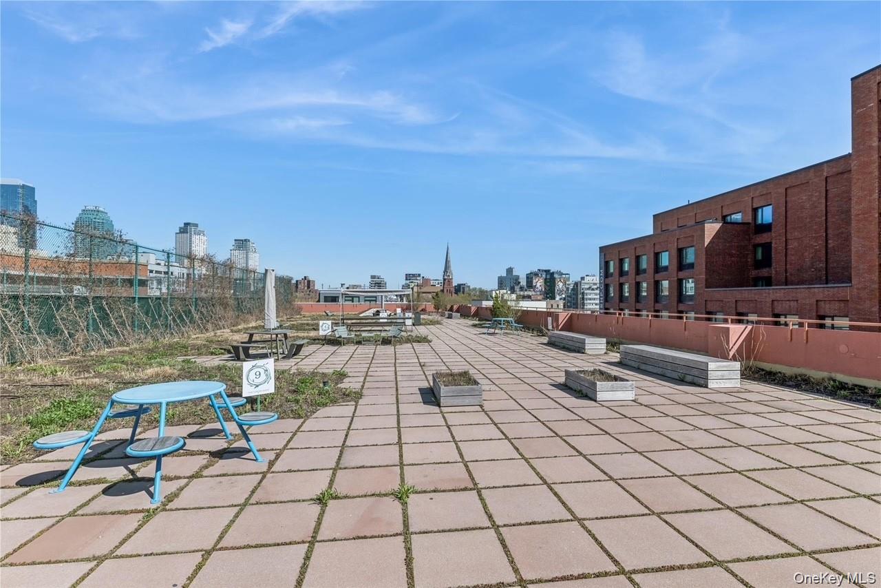 4-74 48th Avenue Unit: 17J