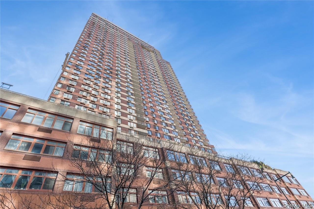 4-74 48th Avenue Unit: 17J