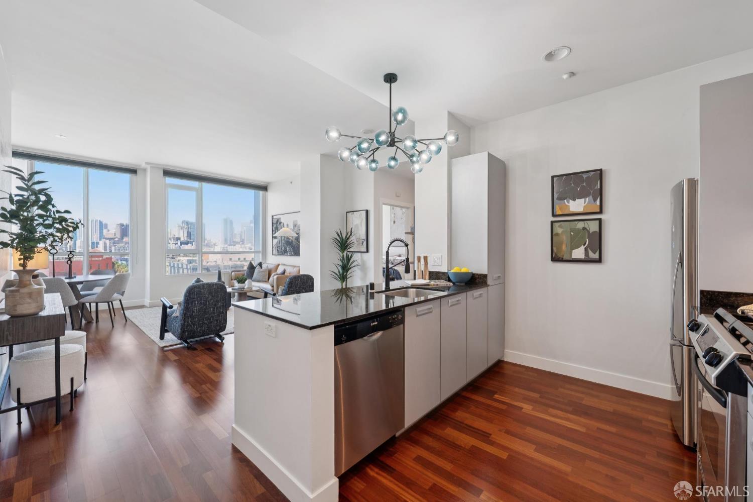300 Berry Street # 911