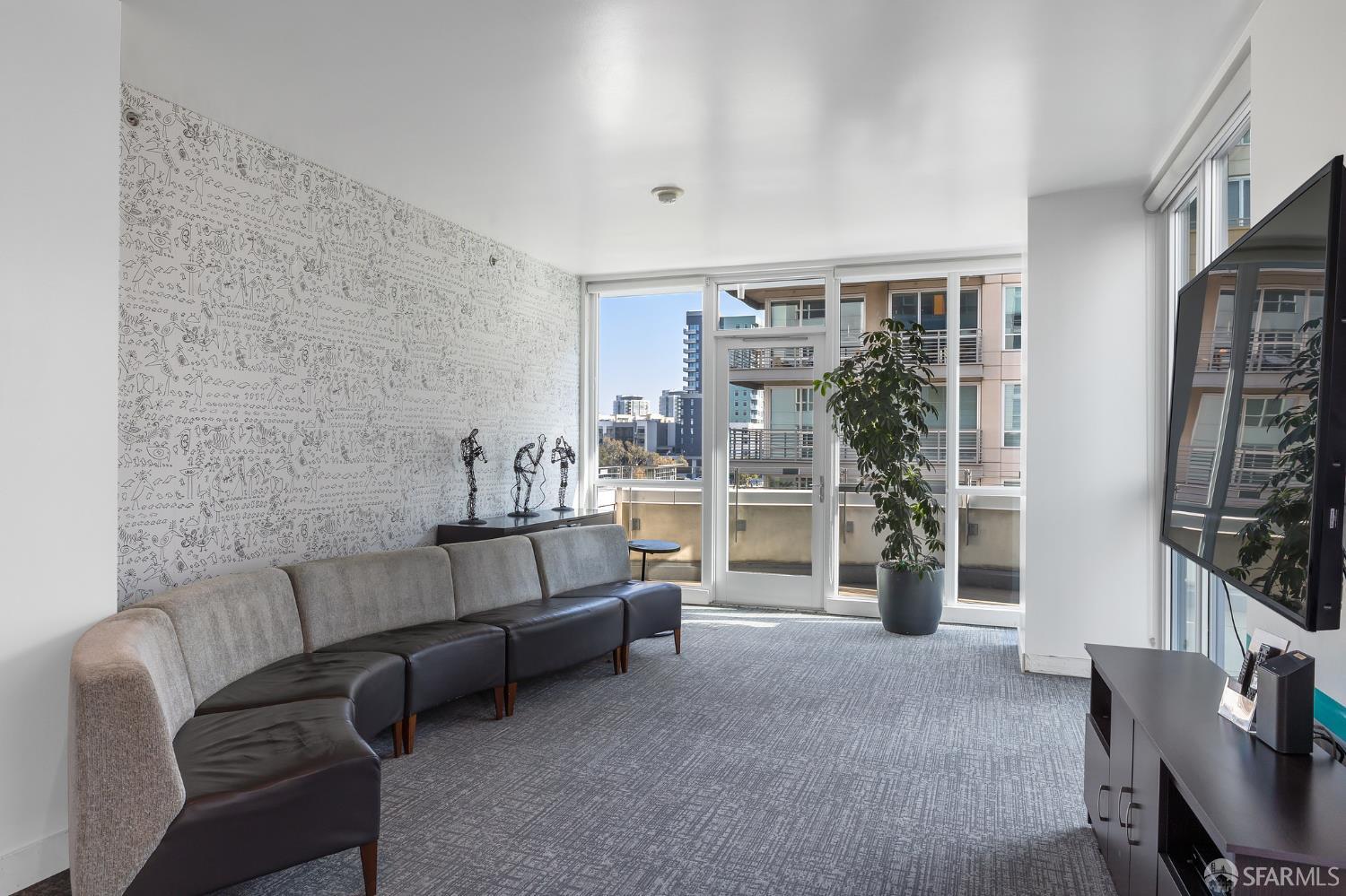 300 Berry Street # 911