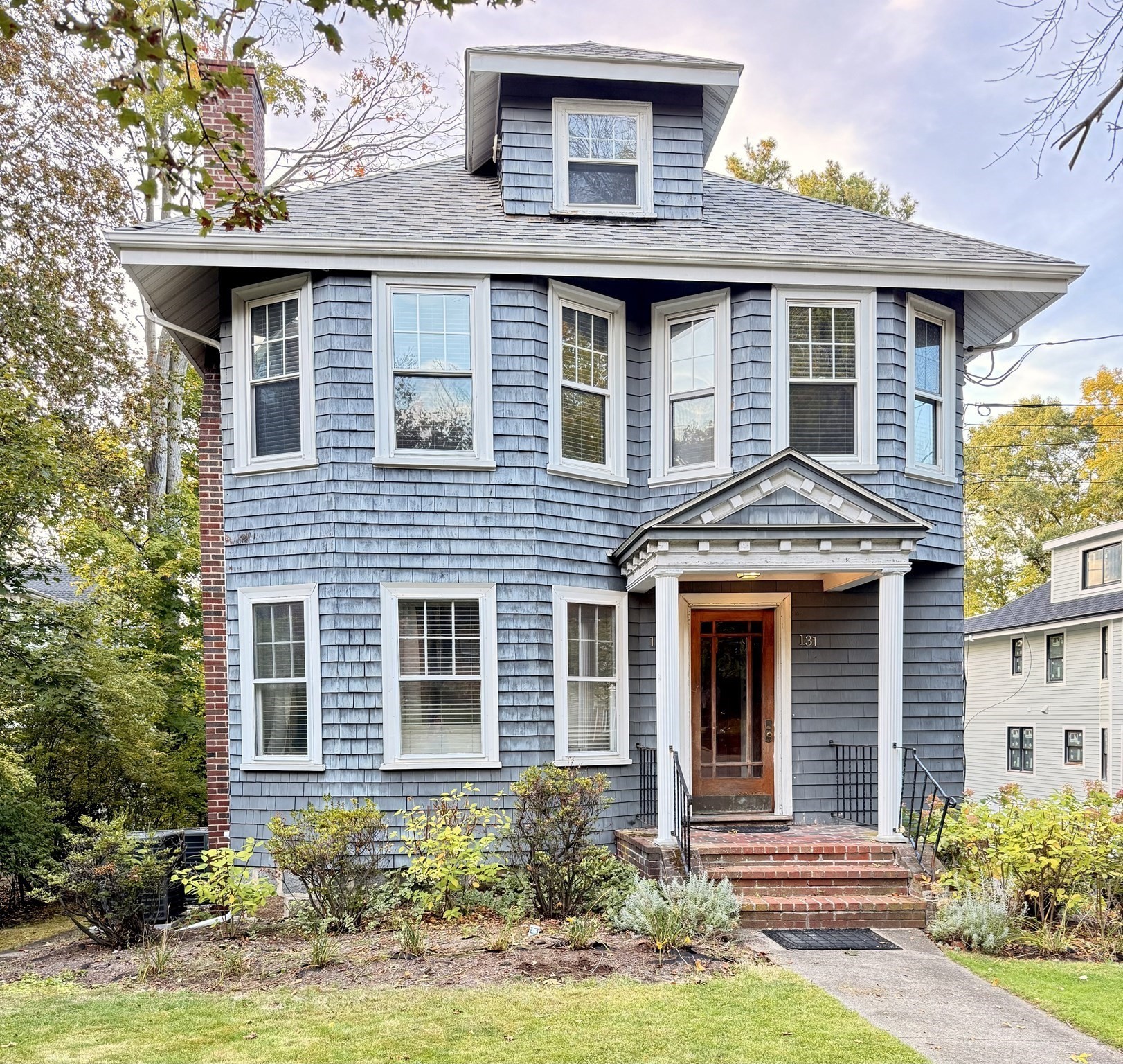 131-133 Mount Vernon St
