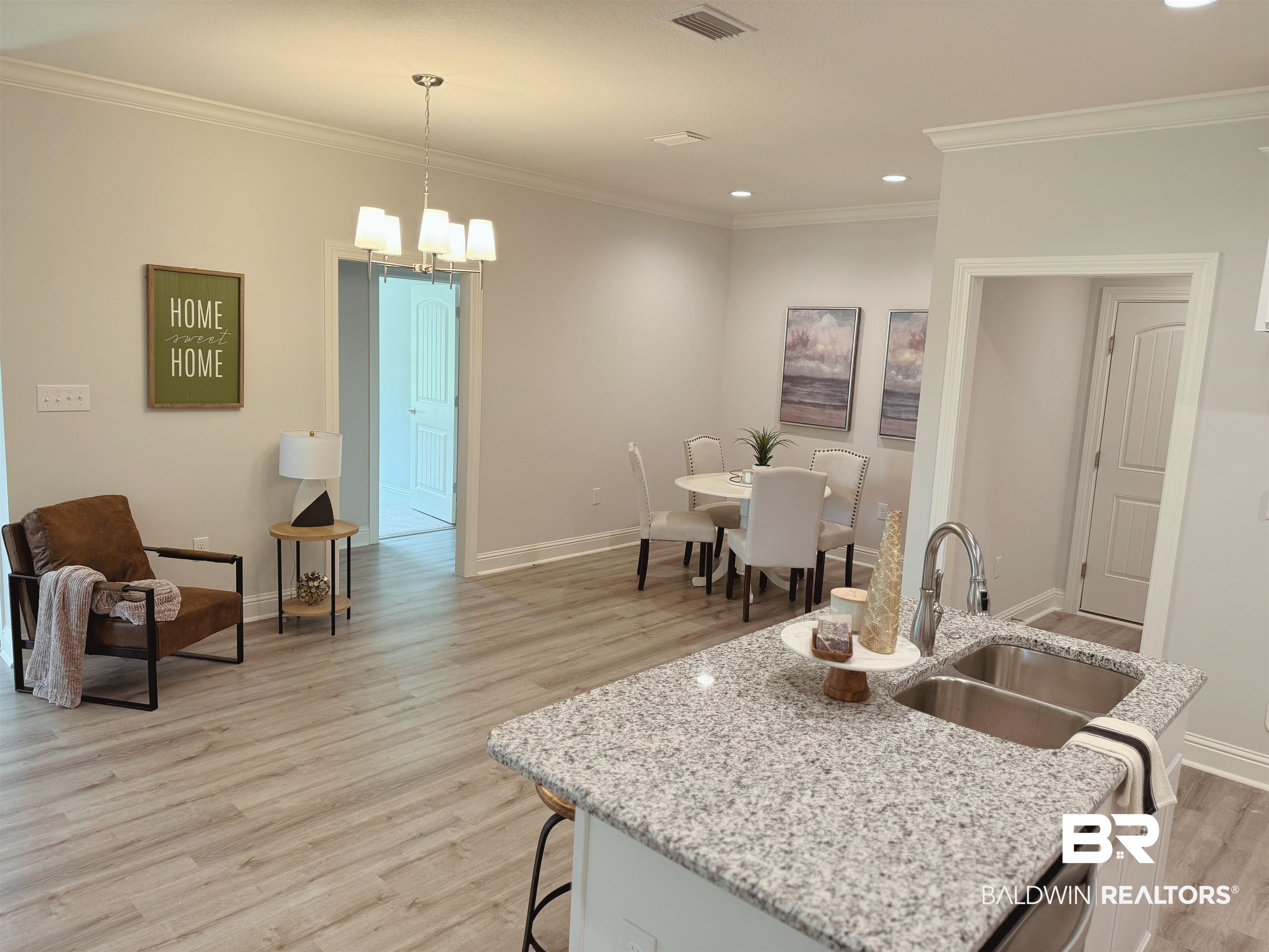 204 Holmes Avenue 204