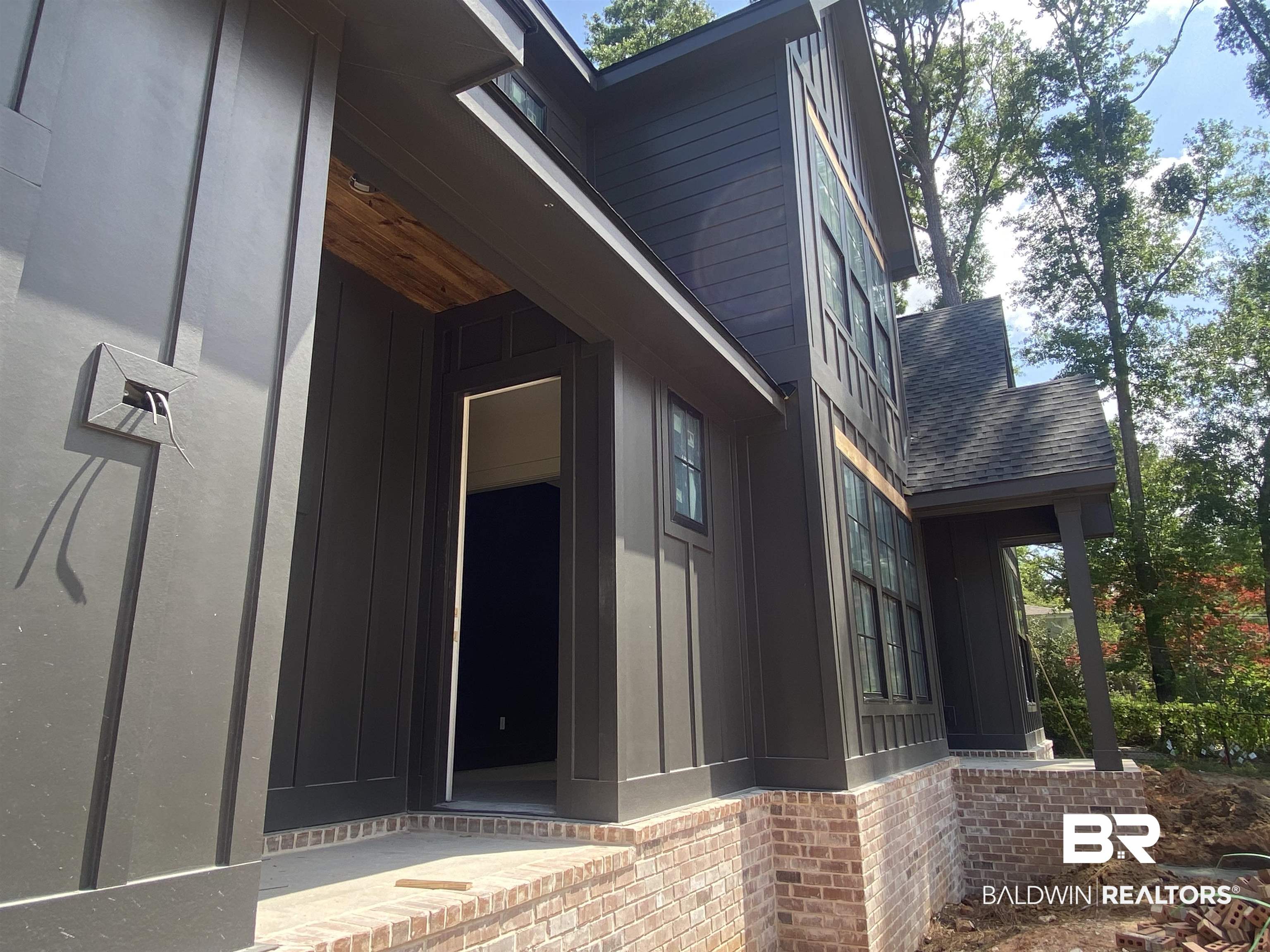 610 Hermitage Court