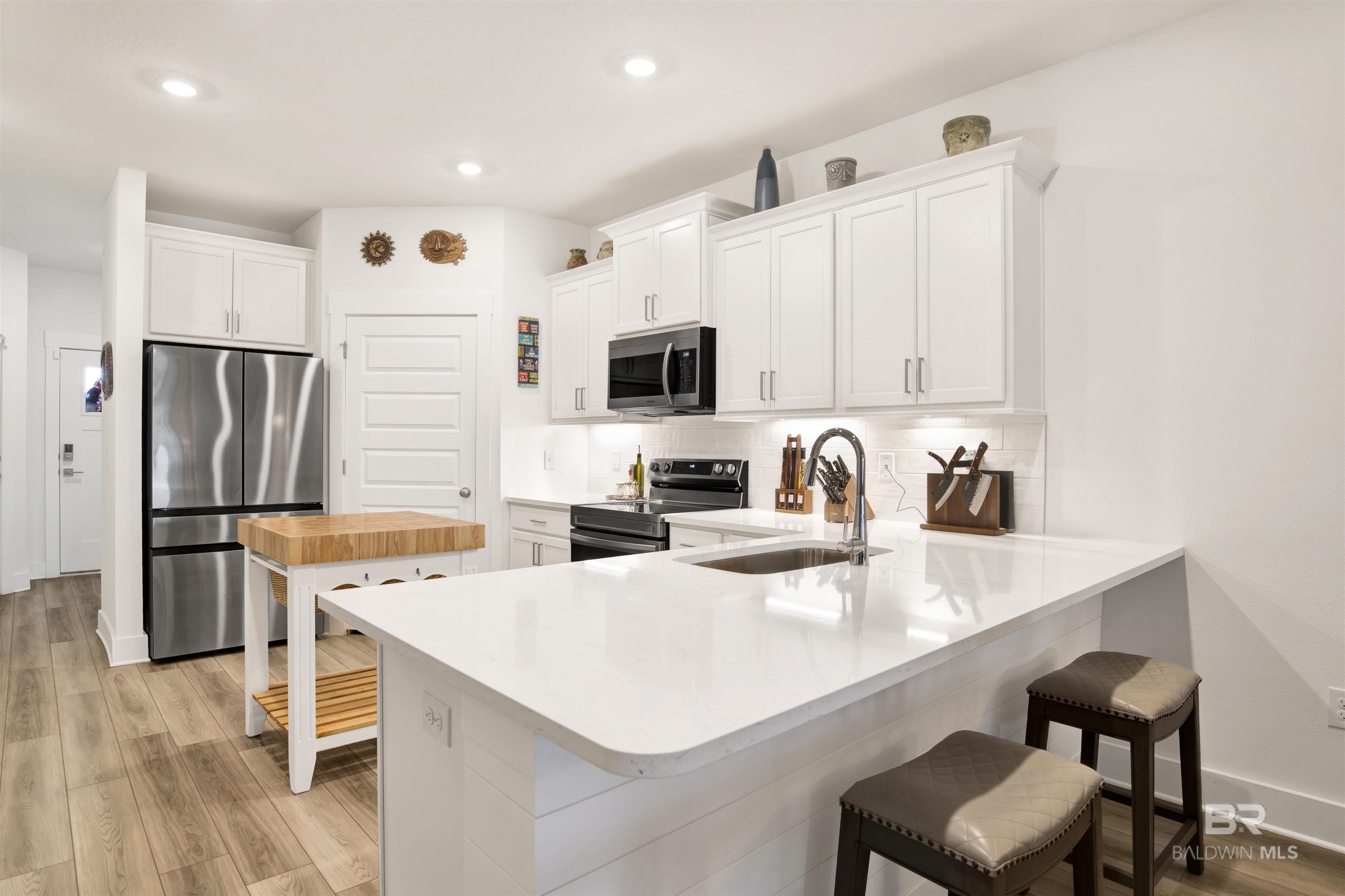 9894 Weller Cove