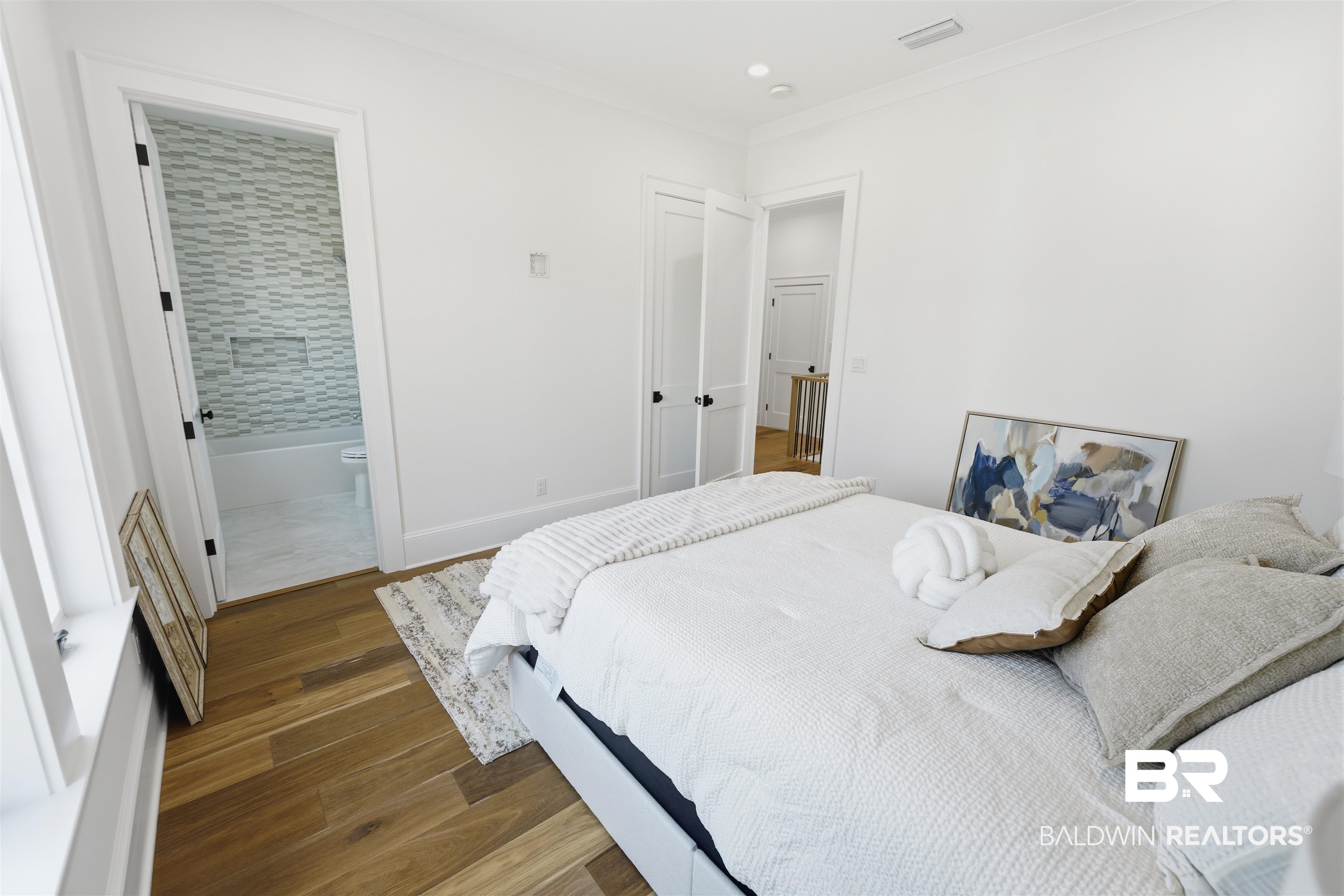 841 Inlet Circle