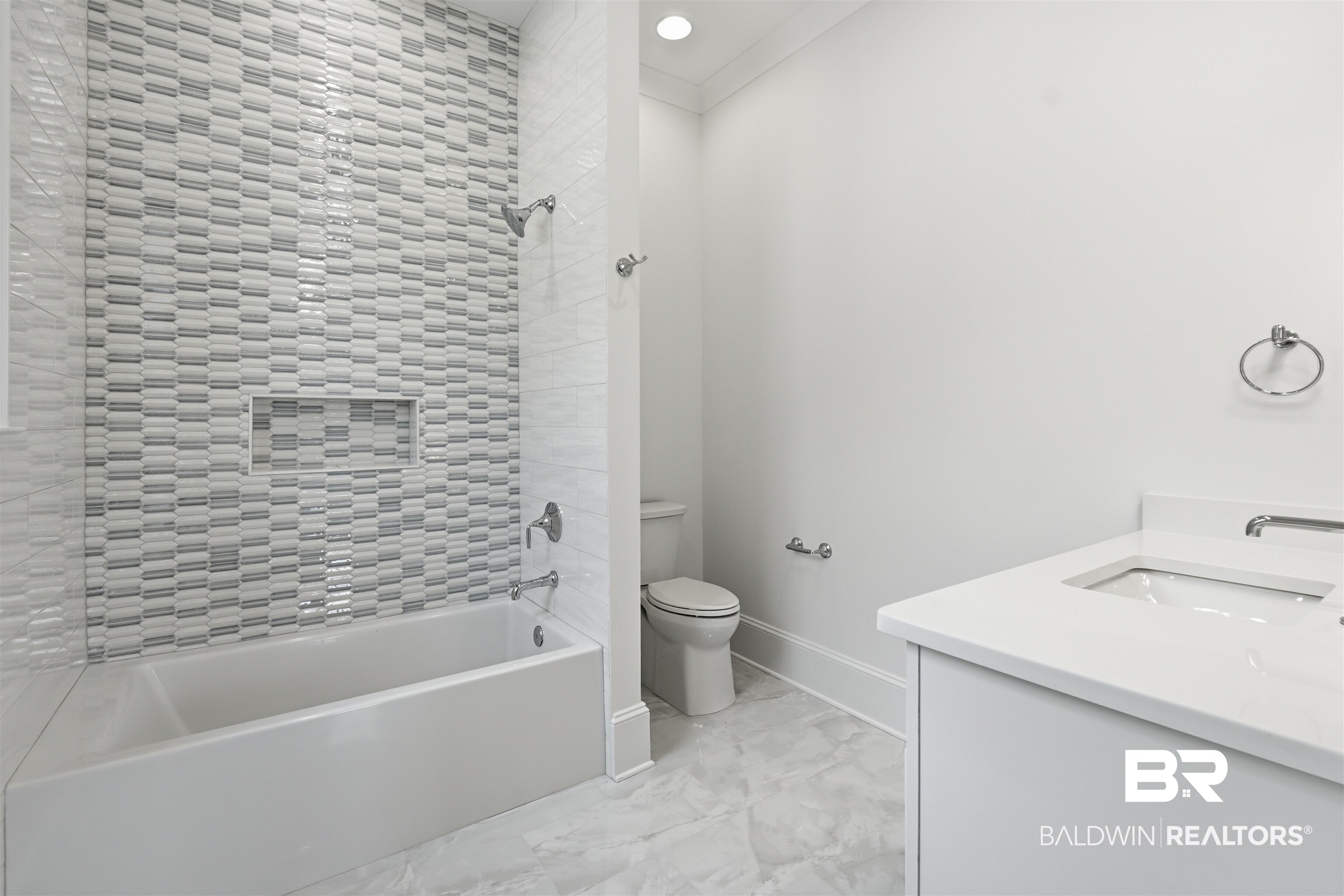 841 Inlet Circle